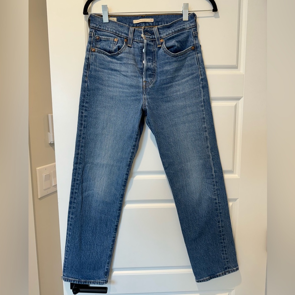Levi’s Wedgie Straight Jean Blue - Size 24 - EUC